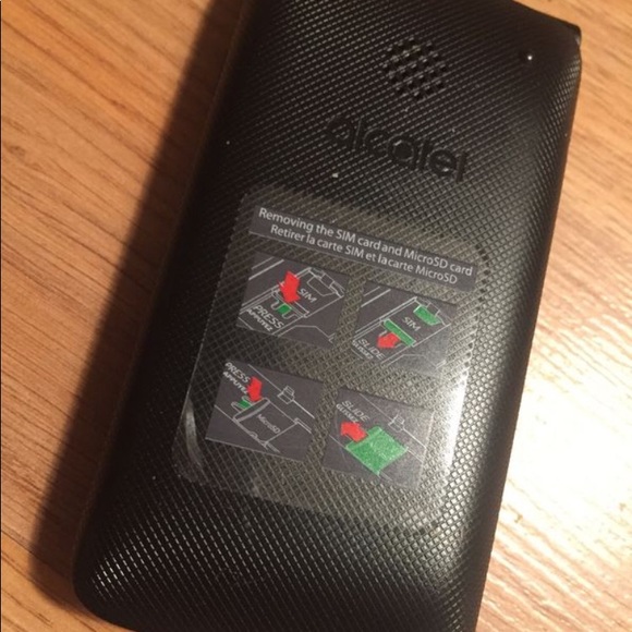 Alacatel flip phone ( simple mobile only) - Picture 3 of 4